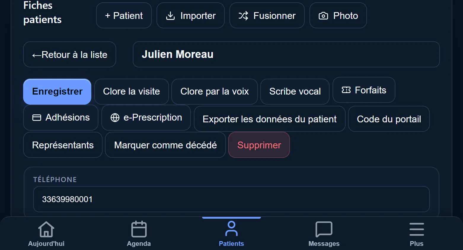 La fiche patient dans le cabinet mobile : les boutons d’action en haut, les coordonnées en dessous.