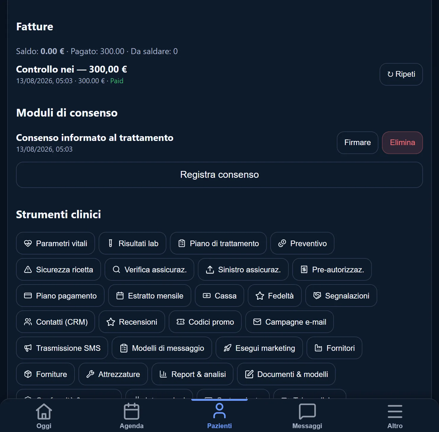 La situazione contabile di un paziente: fatture con quanto è saldato e quanto resta da pagare, e i moduli di consenso da firmare.